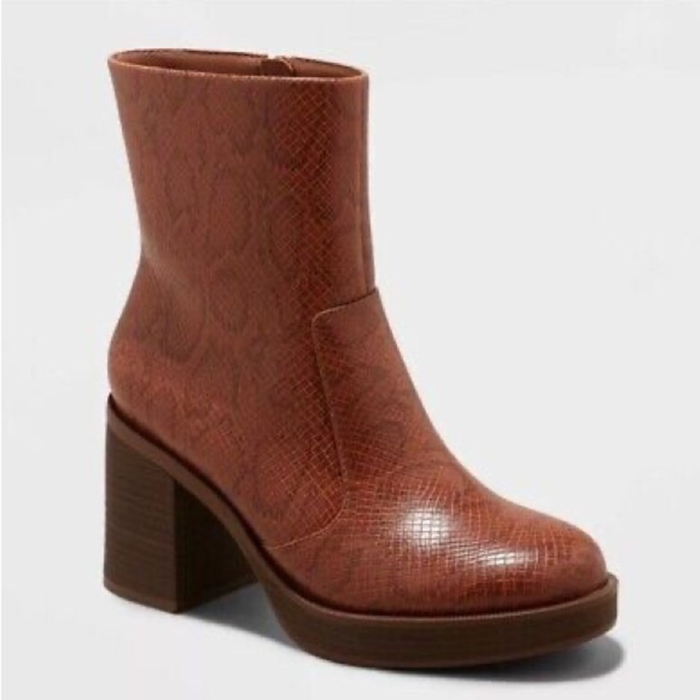 WILD FABLE Women's Brown and Tan Platform Boots Jenna 8.5